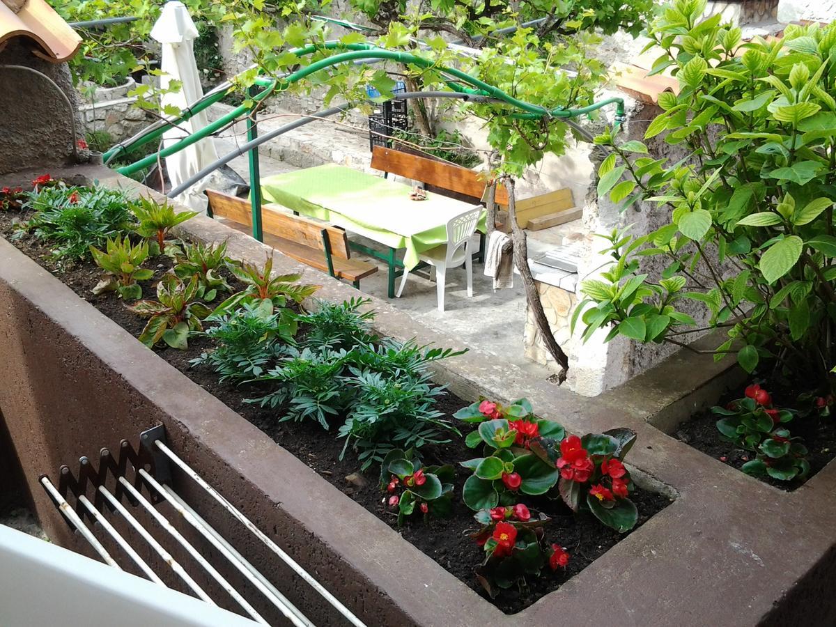 Apartment Mira Црес Экстерьер фото